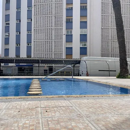 Apartment En Primera Linea, Sea Front, Pool & Parking
