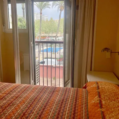 Apartment En Primera Linea, Sea Front, Pool & Parking *